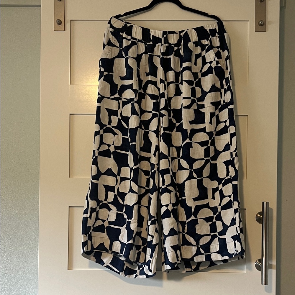 Abstract Patterned Navy and Cream cropped wide leg linen pants